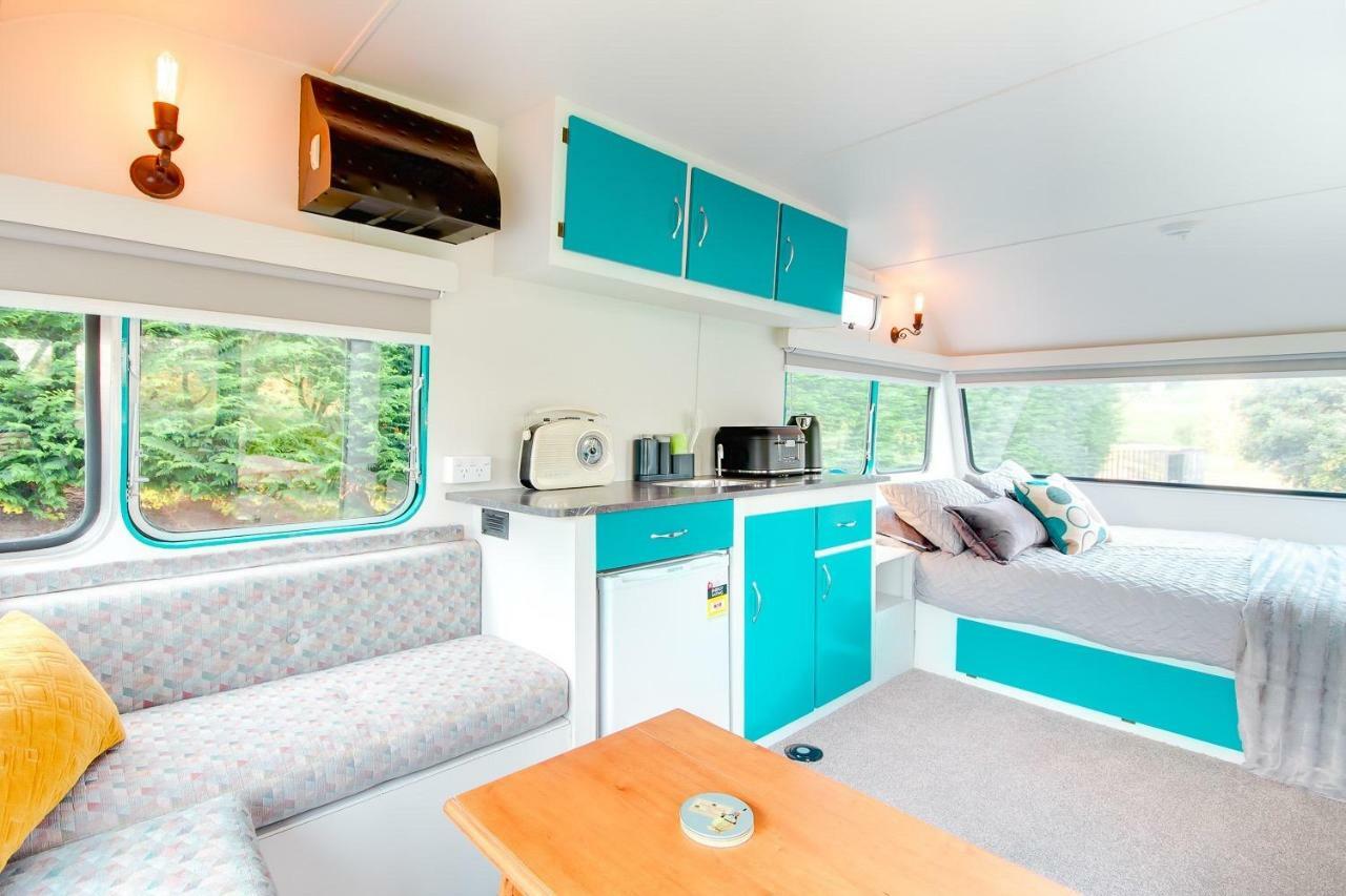 מלון אגם טאופו Mountviews Glamping- Retro Caravan Getaway מראה חיצוני תמונה